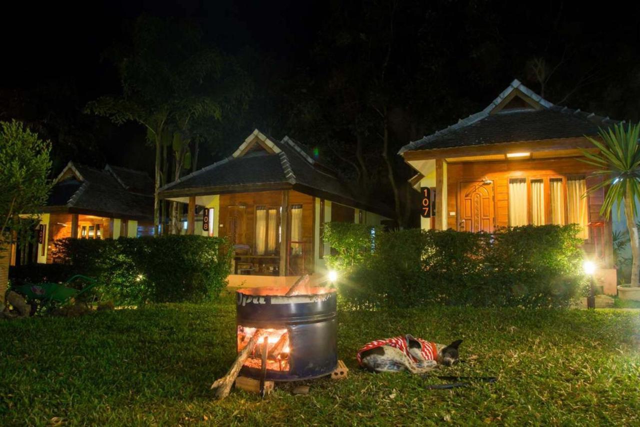 Brick House Hostel Pai Exterior photo