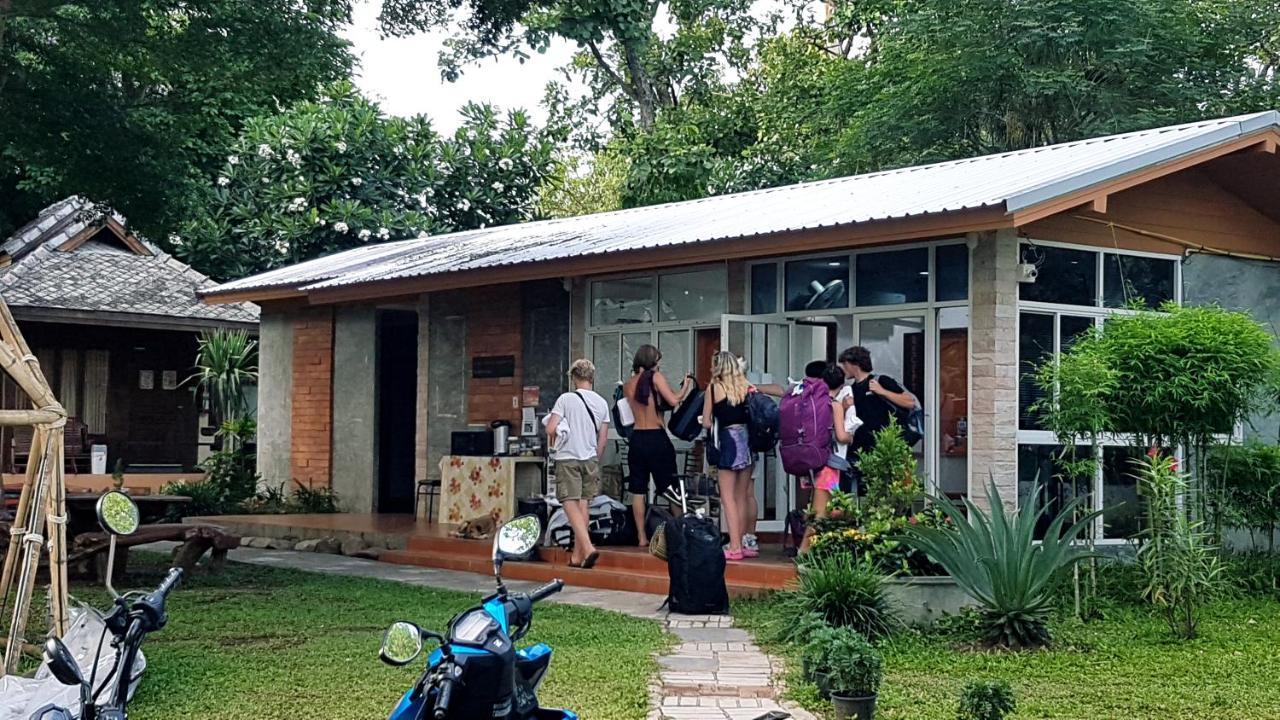 Brick House Hostel Pai Exterior photo